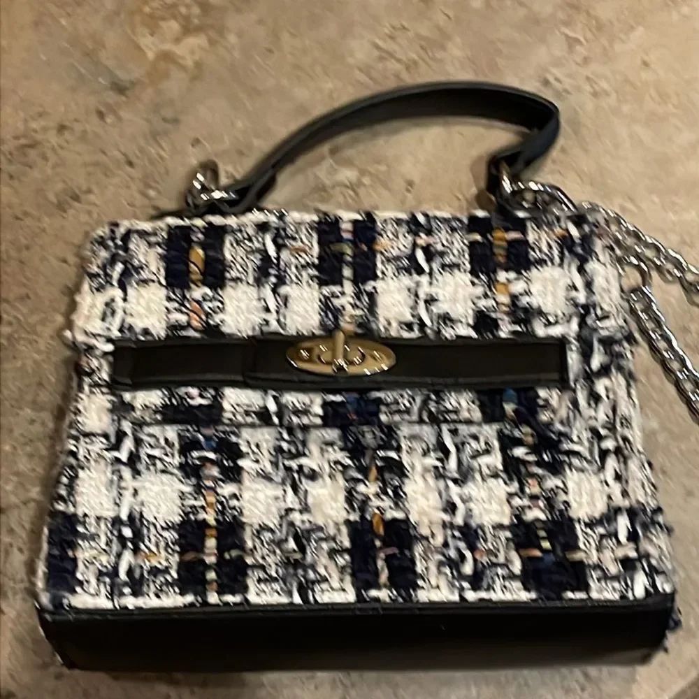 Madden NYC Black Plaid Boucle Boxy Top Handle Bag with Crossbody Strap - Picture 3 of 12